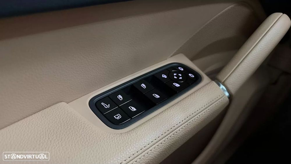 Porsche Cayenne Coupé E-Hybrid - 32