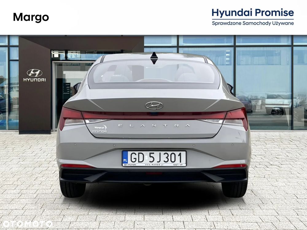 Hyundai Elantra 1.6 Modern - 11
