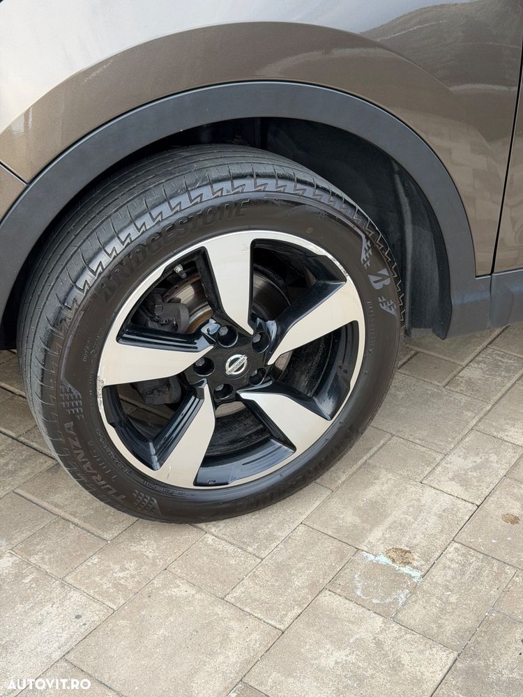 Nissan Qashqai 1.6L dCi Start/Stop 4X4-i N-Connecta - 17