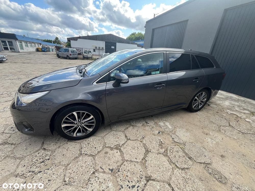 Toyota Avensis 1.8 Premium - 2