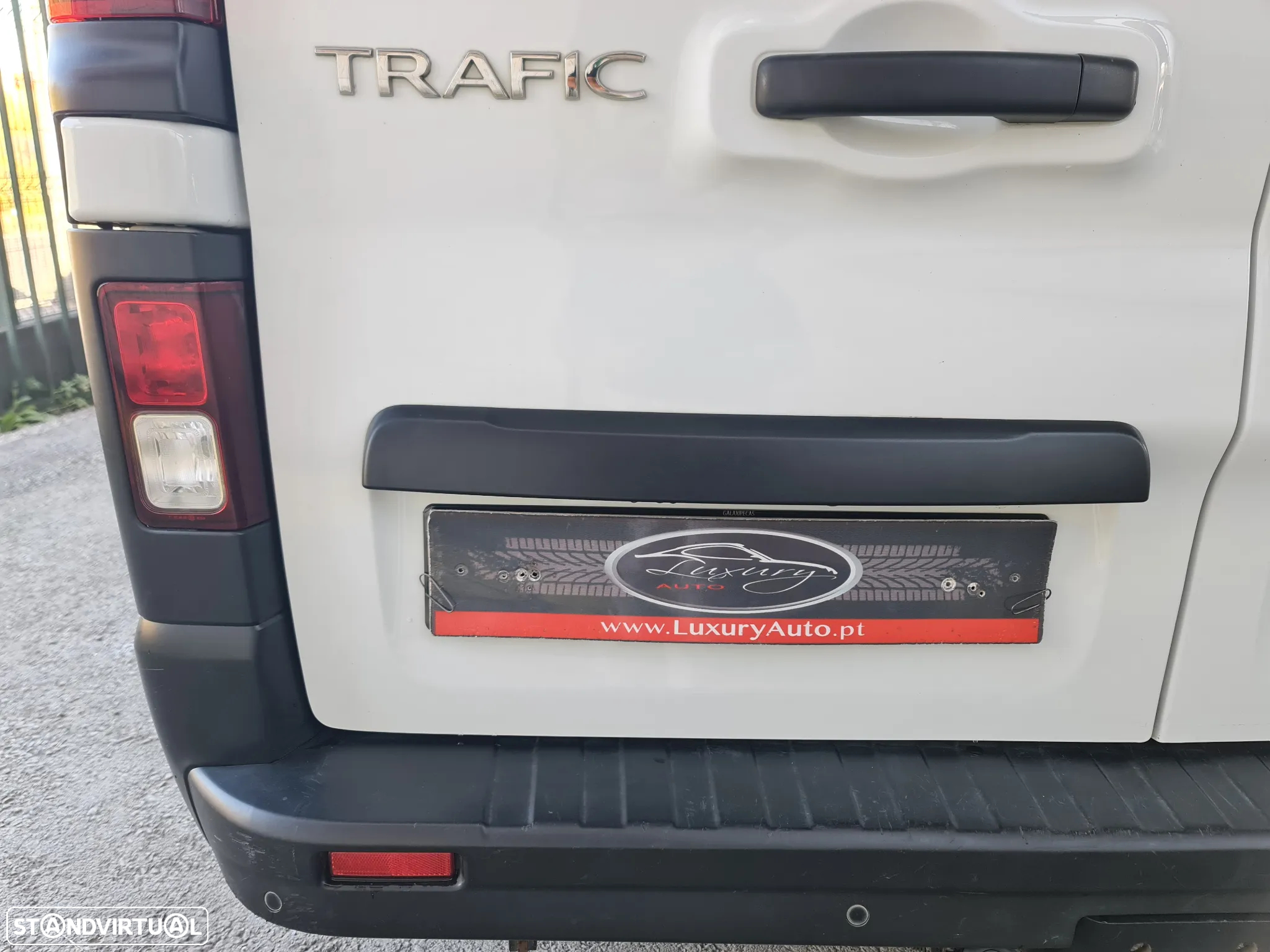 Renault TRAFIC 2.0 Dci 120CV * Câmera/ GPS/ AC/ IVA DEDUTÍVEL * - 13