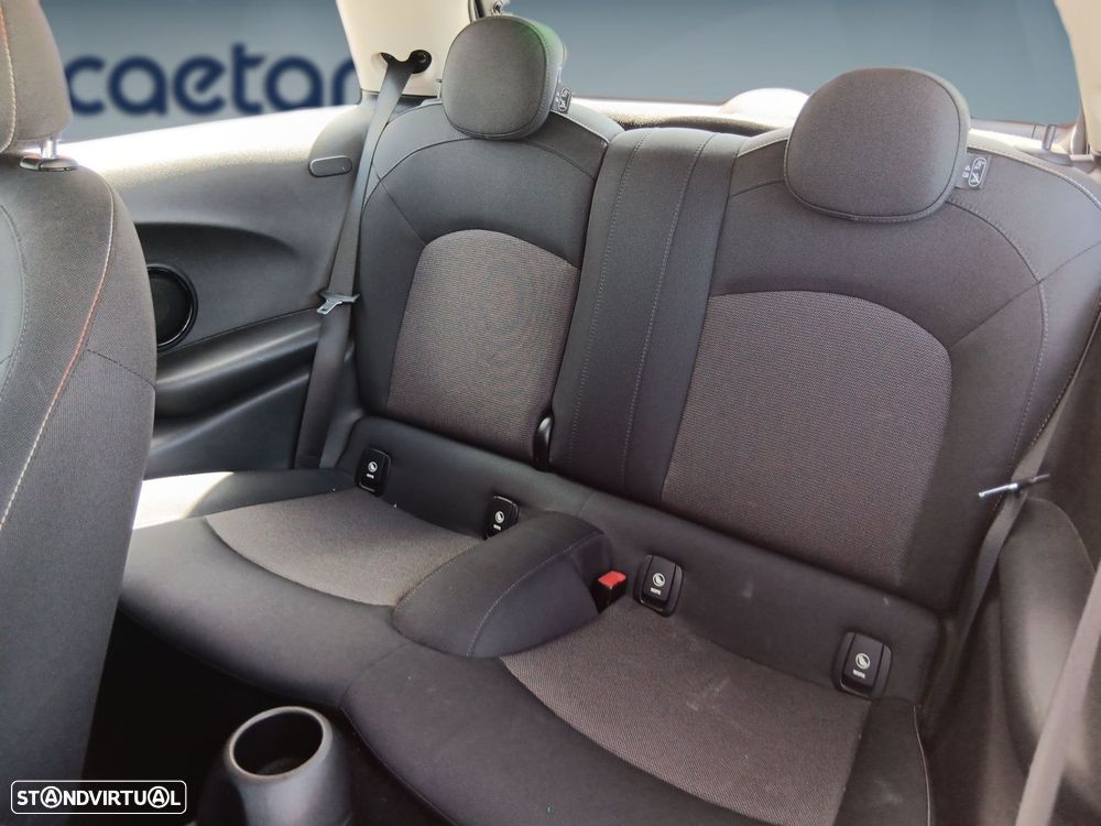 MINI 3 Portas One - 12