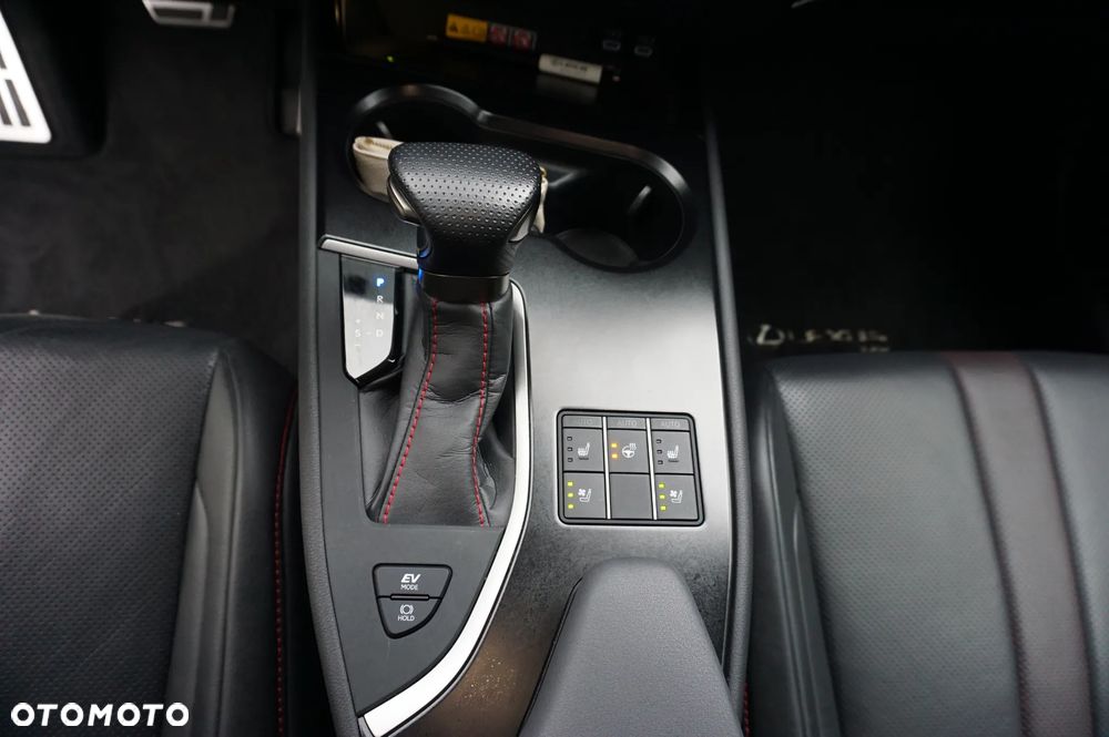 Lexus UX 250h GPF F Sport 2WD - 37