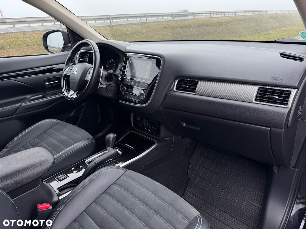 Mitsubishi Outlander 2.0 2WD CVT Diamant Edition+ - 26