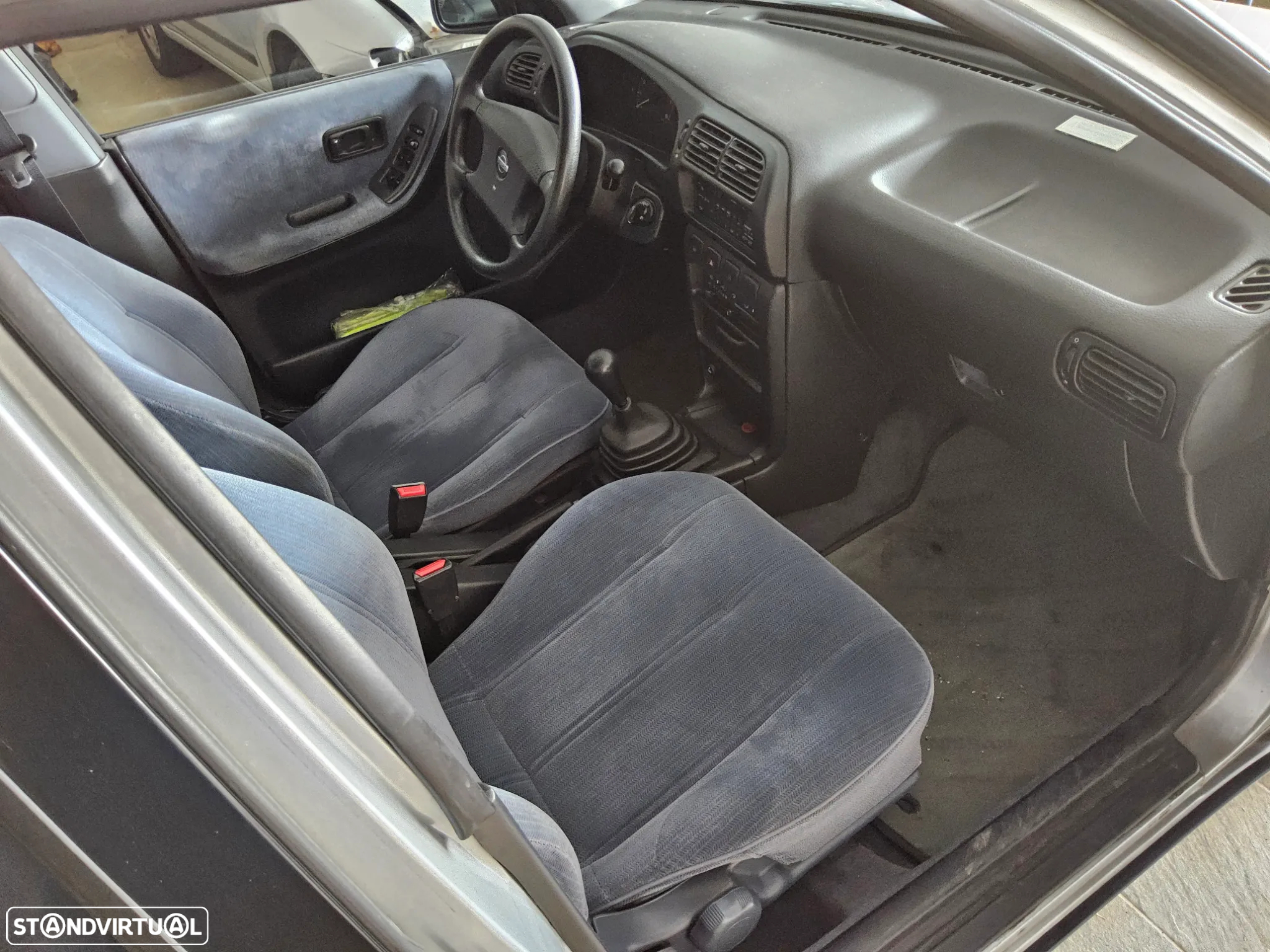 Nissan Sunny Sedan 1.4 SLX - 5