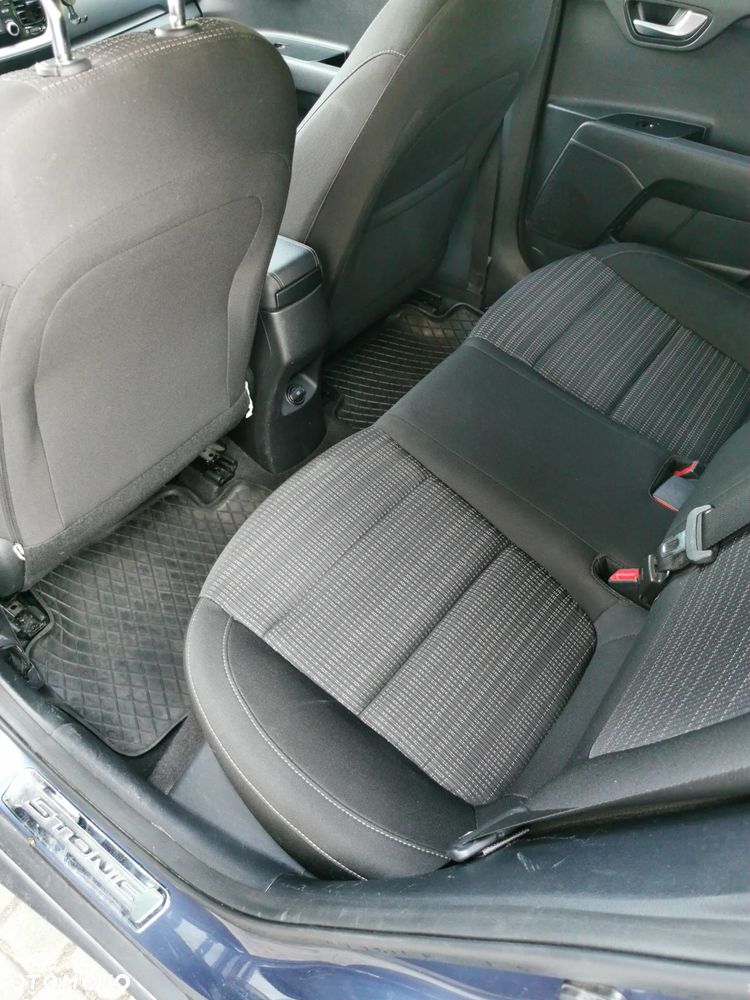 Kia Stonic - 17