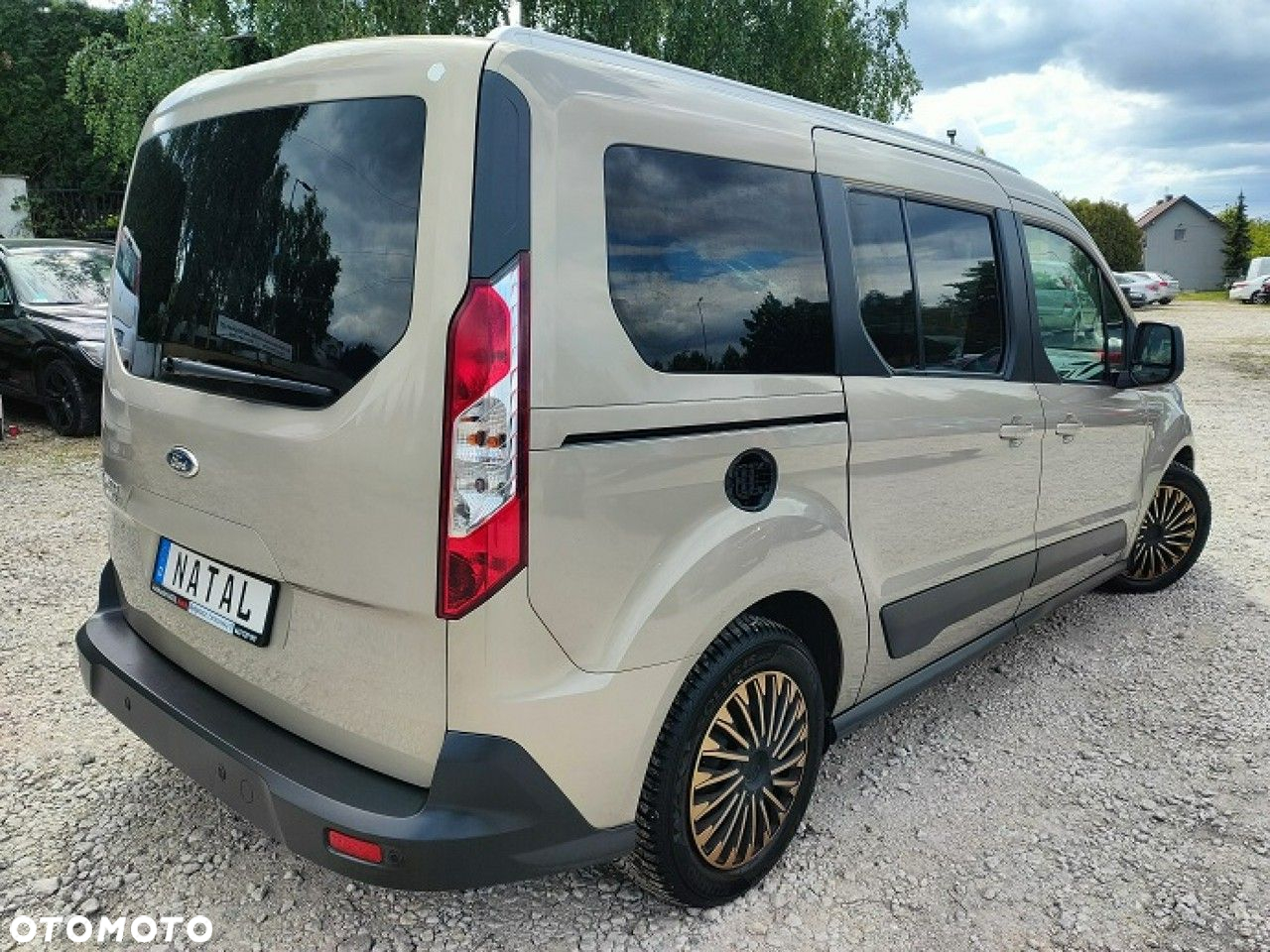 Ford Tourneo Connect Grand - 2