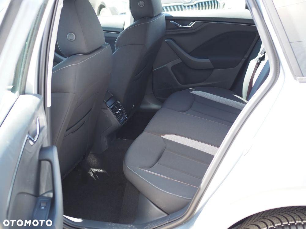 Skoda Kamiq 1.0 TSI Drive DSG - 8