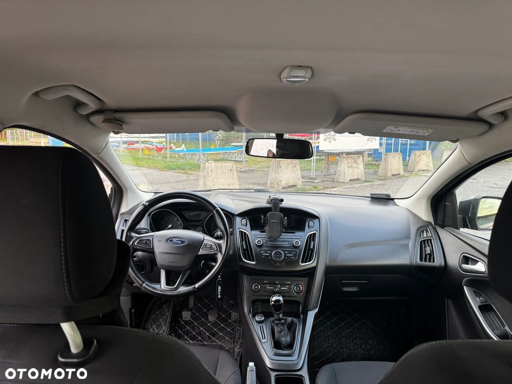 Ford Focus 1.6 Trend - 9