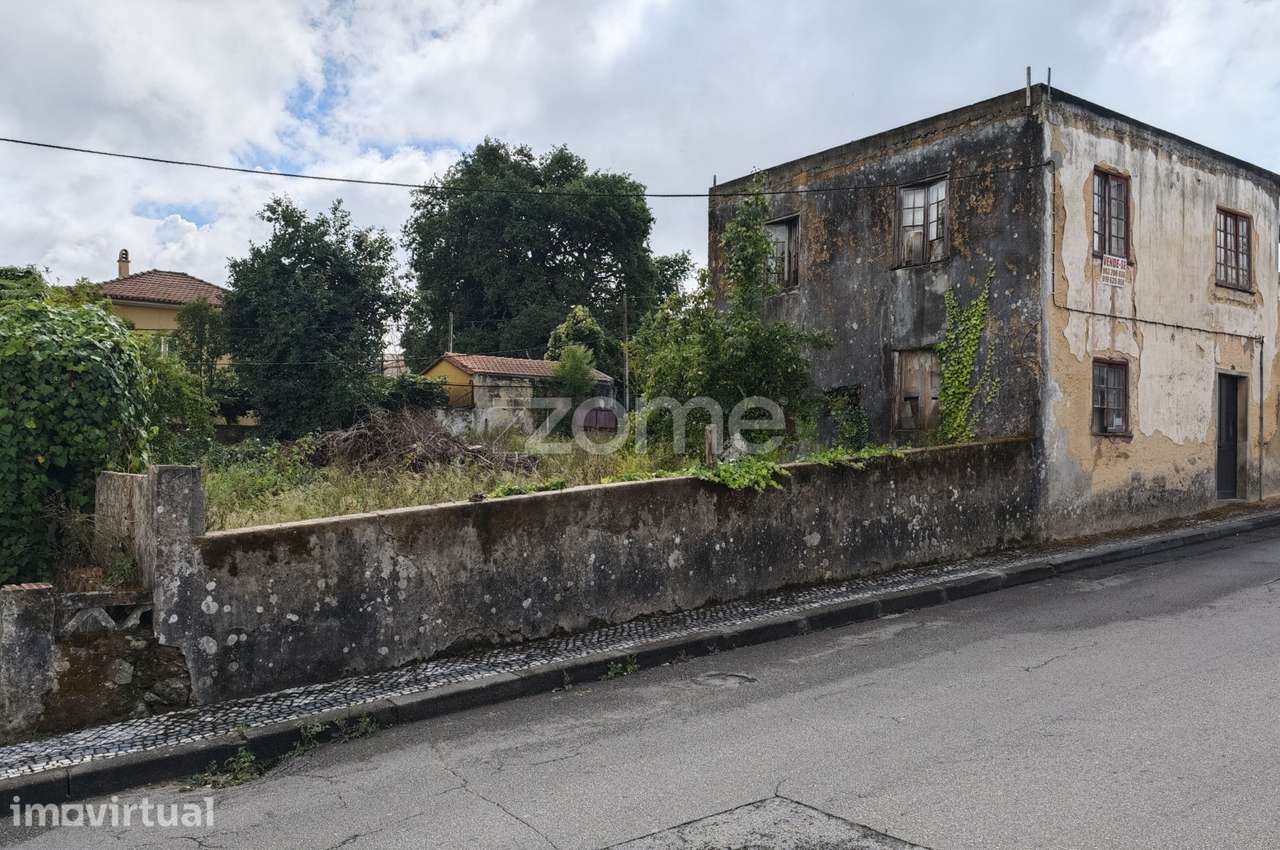 Moradia P/Restauro no Centro de São João da Madeira - Grande imagem: 3/6