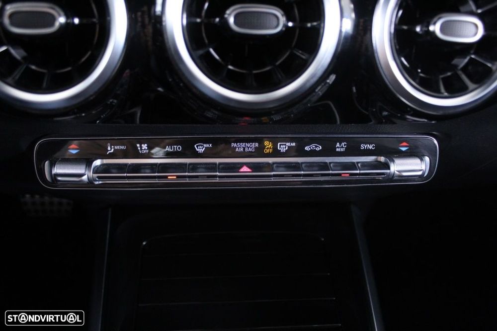Mercedes-Benz GLA 180 d AMG Line - 28