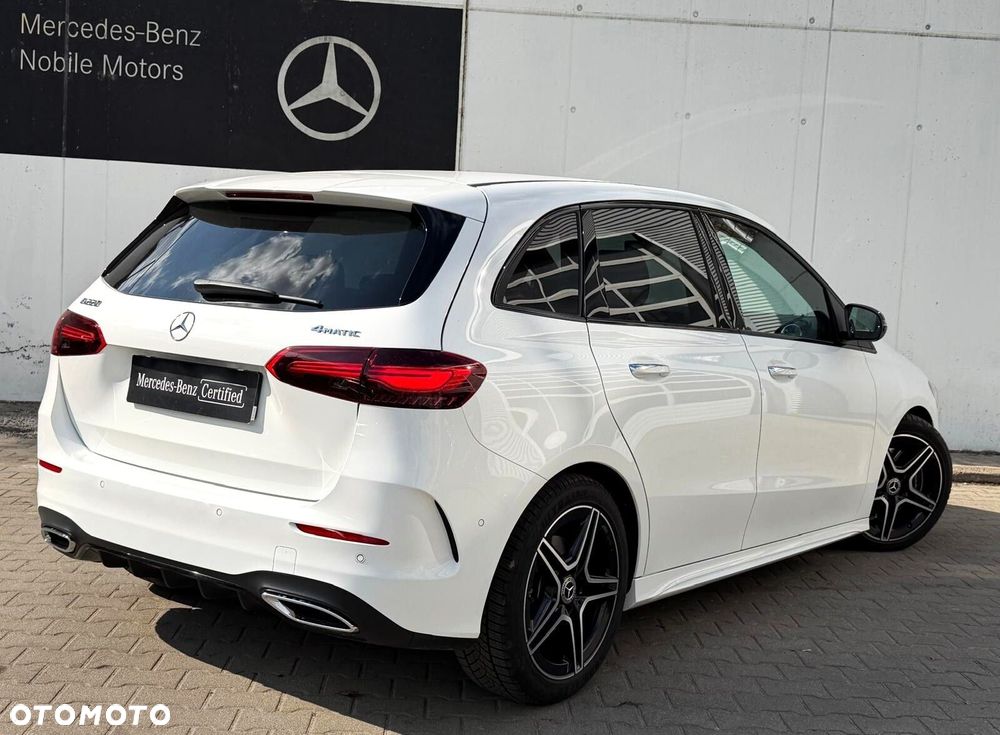 Mercedes-Benz Klasa B 220 4-Matic AMG Line 7G-DCT - 3