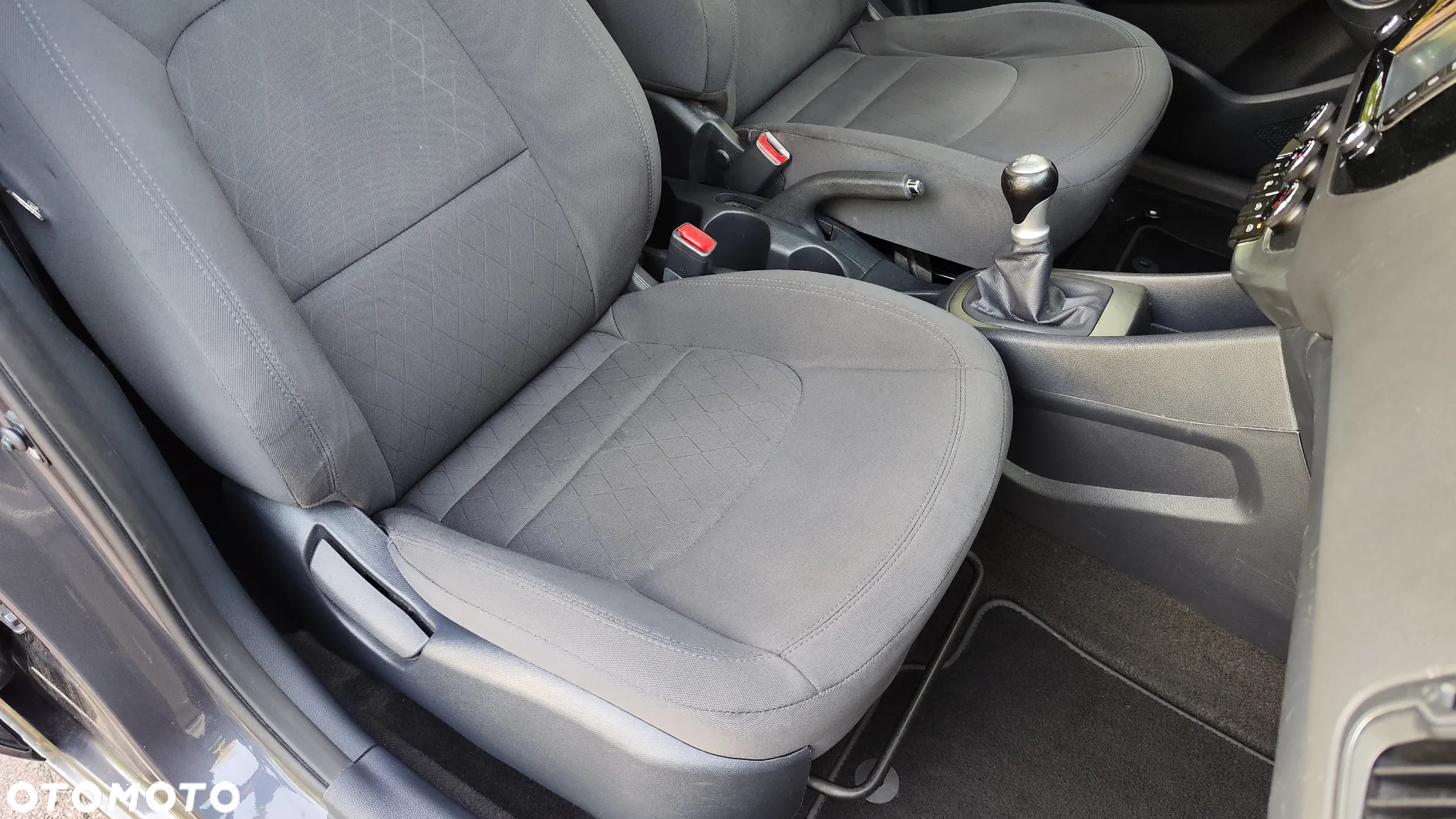 Kia Rio 1.2 Business Line - 28