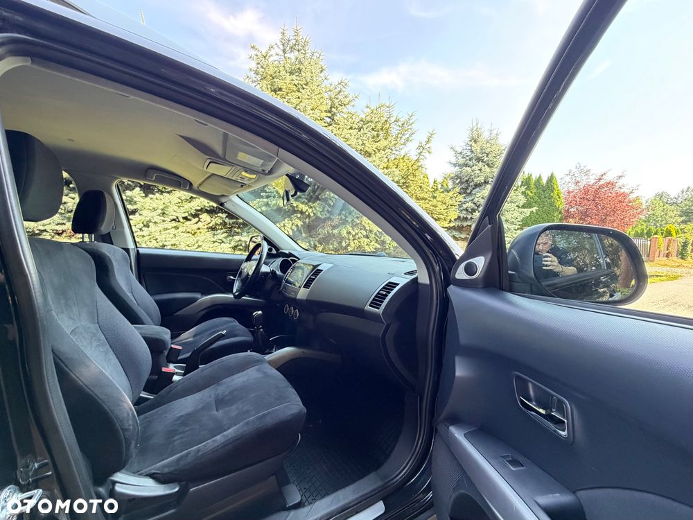 Mitsubishi Outlander 2.0 DID Intense + - 22