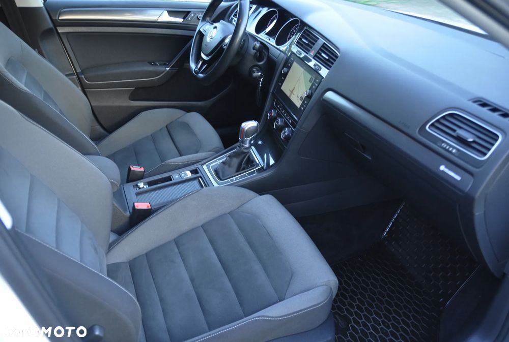 Volkswagen Golf - 9