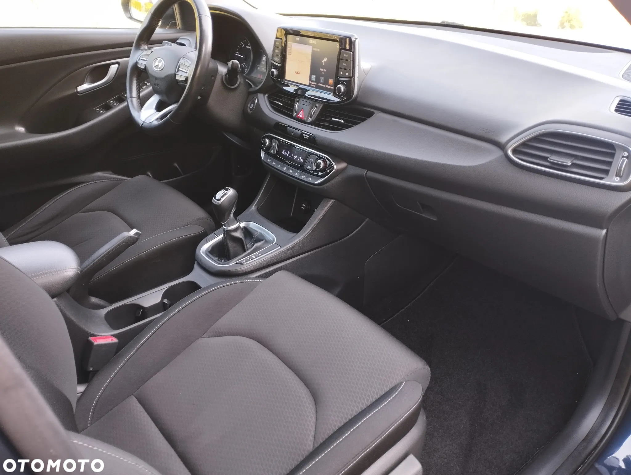 Hyundai i30 1.6 CRDi BlueDrive Premium - 11