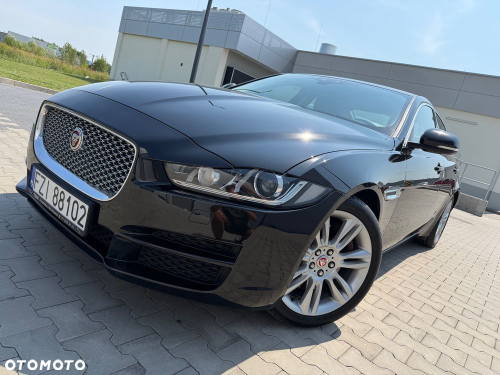 Jaguar XE 2.0 T Portfolio - 2