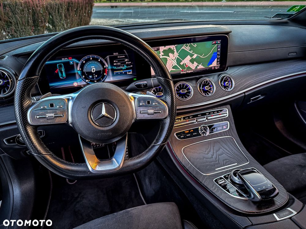 Mercedes-Benz Klasa E 220 d Coupe 4-Matic 9G-TRONIC - 32