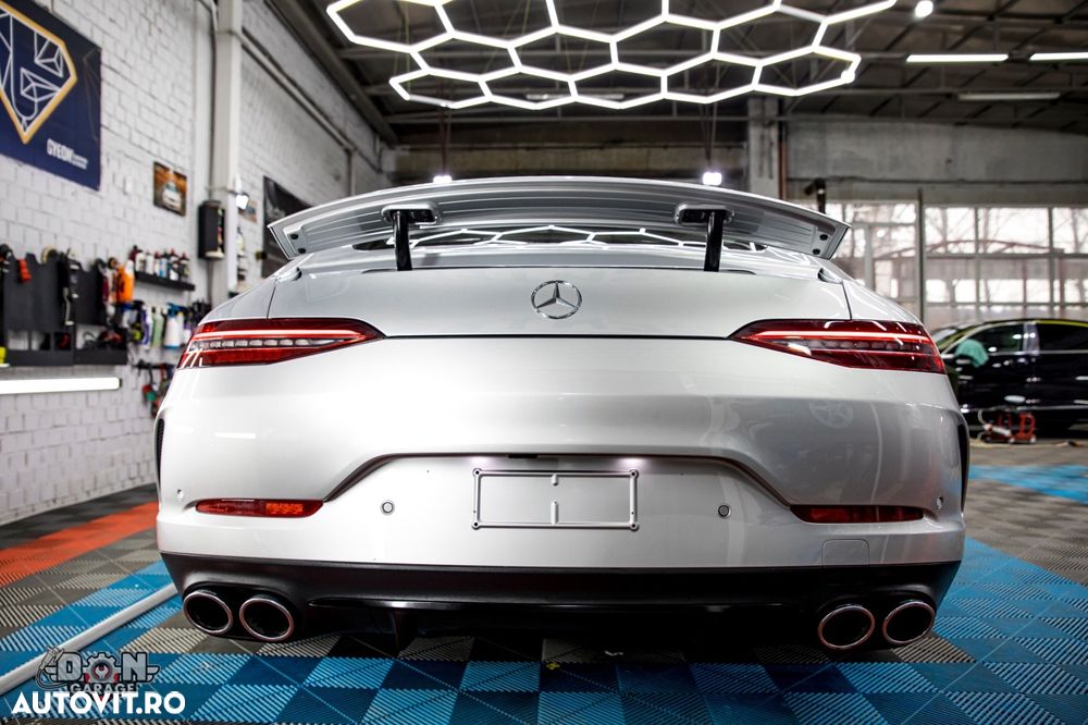 Mercedes-Benz AMG - 5