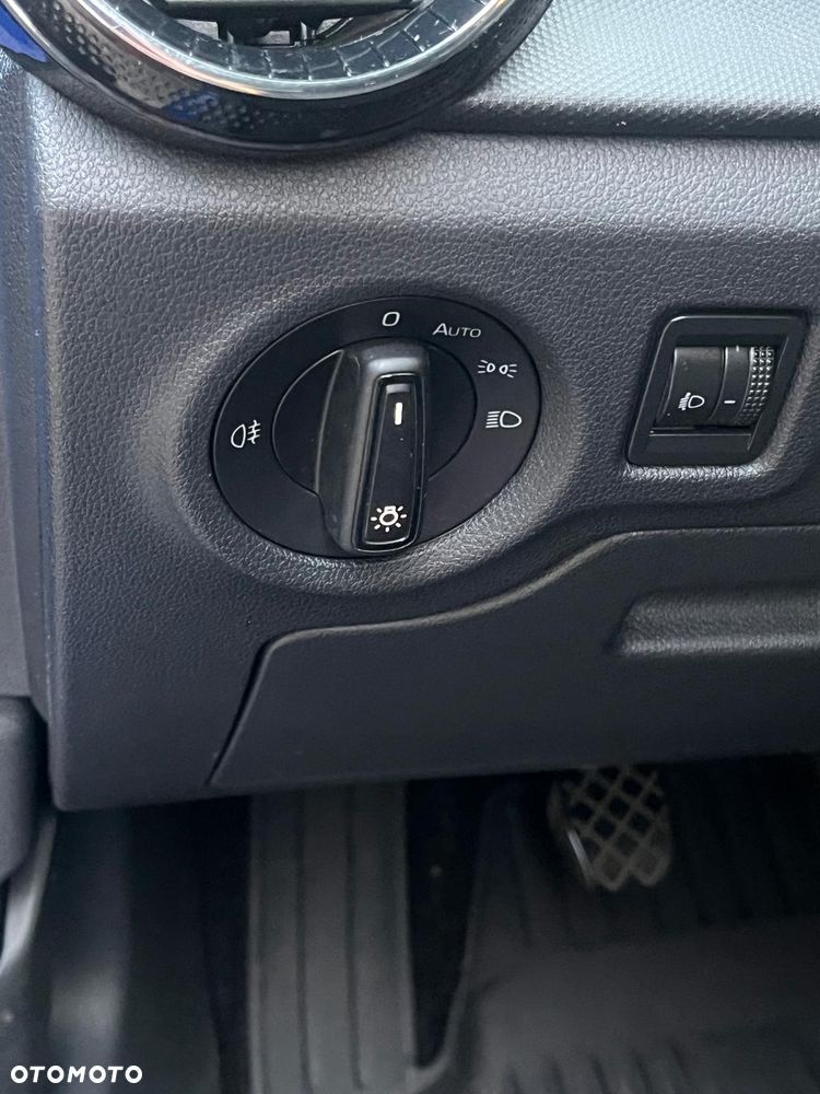 Skoda Fabia 1.0 Essence - 11