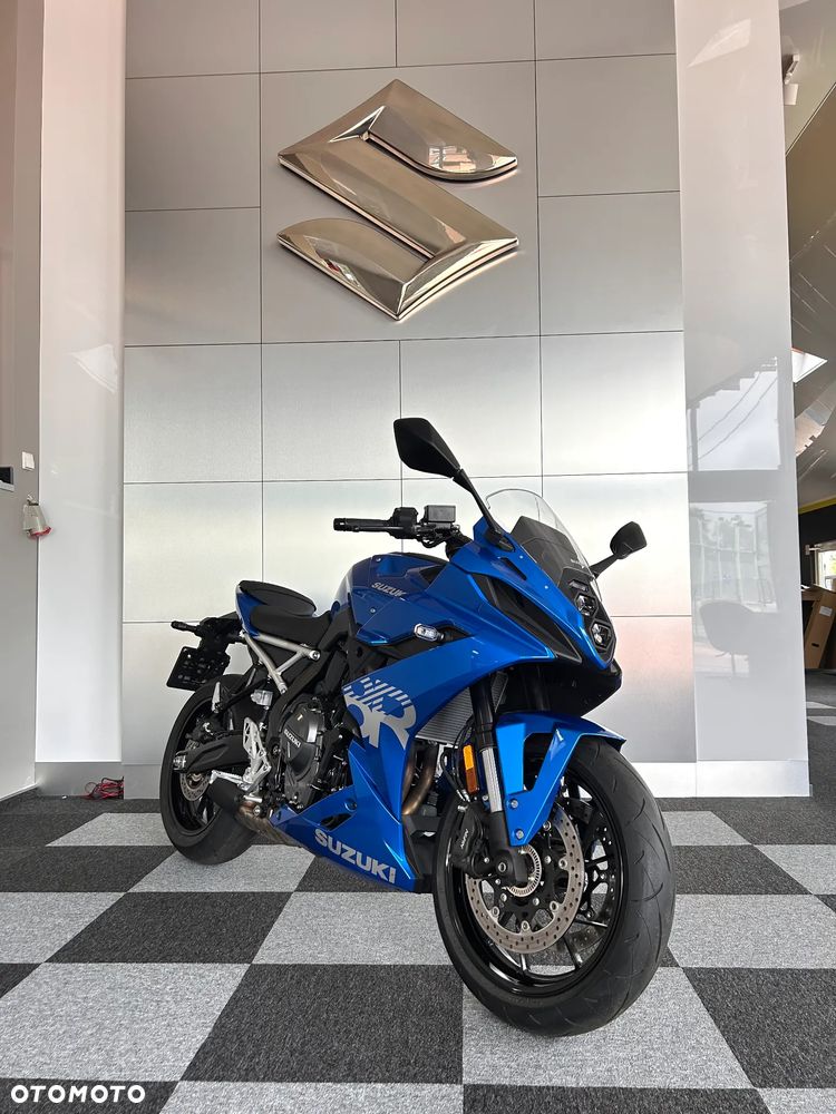 Suzuki GSX - 4