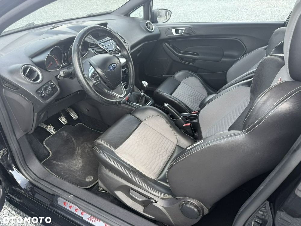 Ford Fiesta 1.6 EcoBoost ST - 5