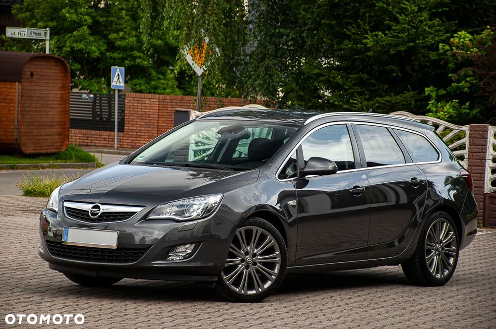 Opel Astra 1.6 Turbo Edition - 2