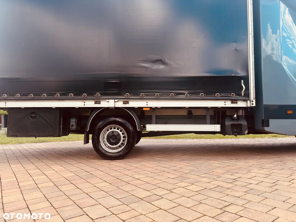 Mercedes-Benz Sprinter - 5