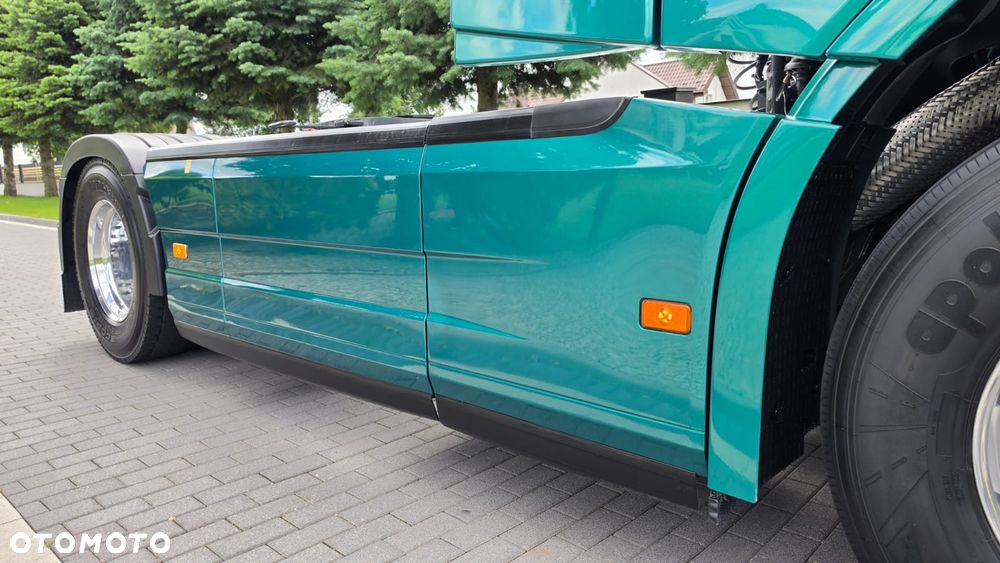 Volvo ///FH500///2023///GLOBETROTTER/// XXL///HYDRAULIKA///FULL LED///VIRTUAL COCPIT///ALUFELGI///KLIMATYZACJA POSTOJOWA///NAWIGACJA///TV///WAGA/// KAMERA///STAN BARDZO DOBRY - 22