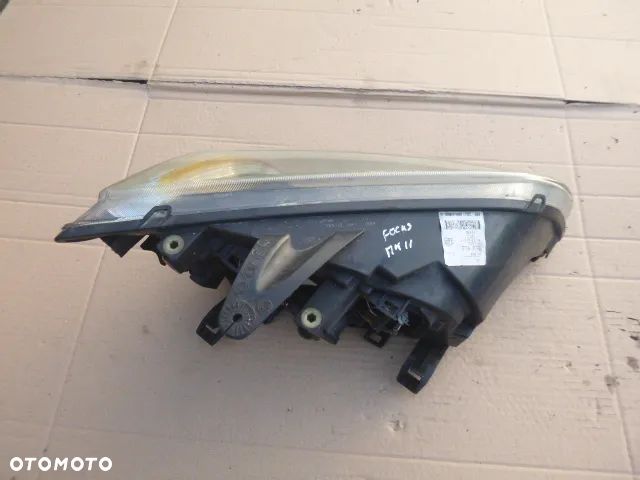 LAMPA LEWY PRZÓD LEWA PRZEDNIA FORD FOCUS MK2 04- - 17