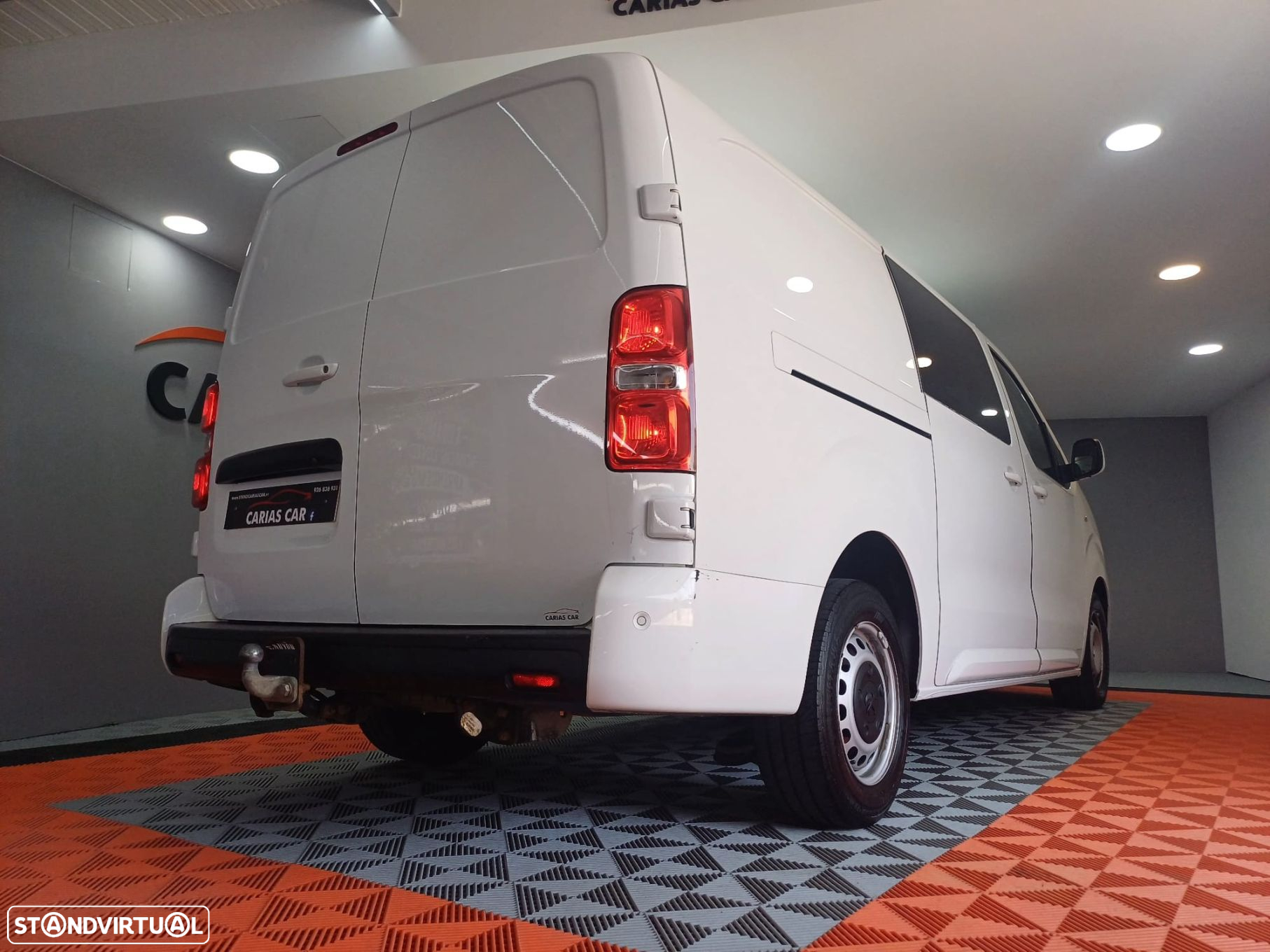 Peugeot Expert 2.0 BlueHDi Semi-Vidrado Standard EAT8 - 8