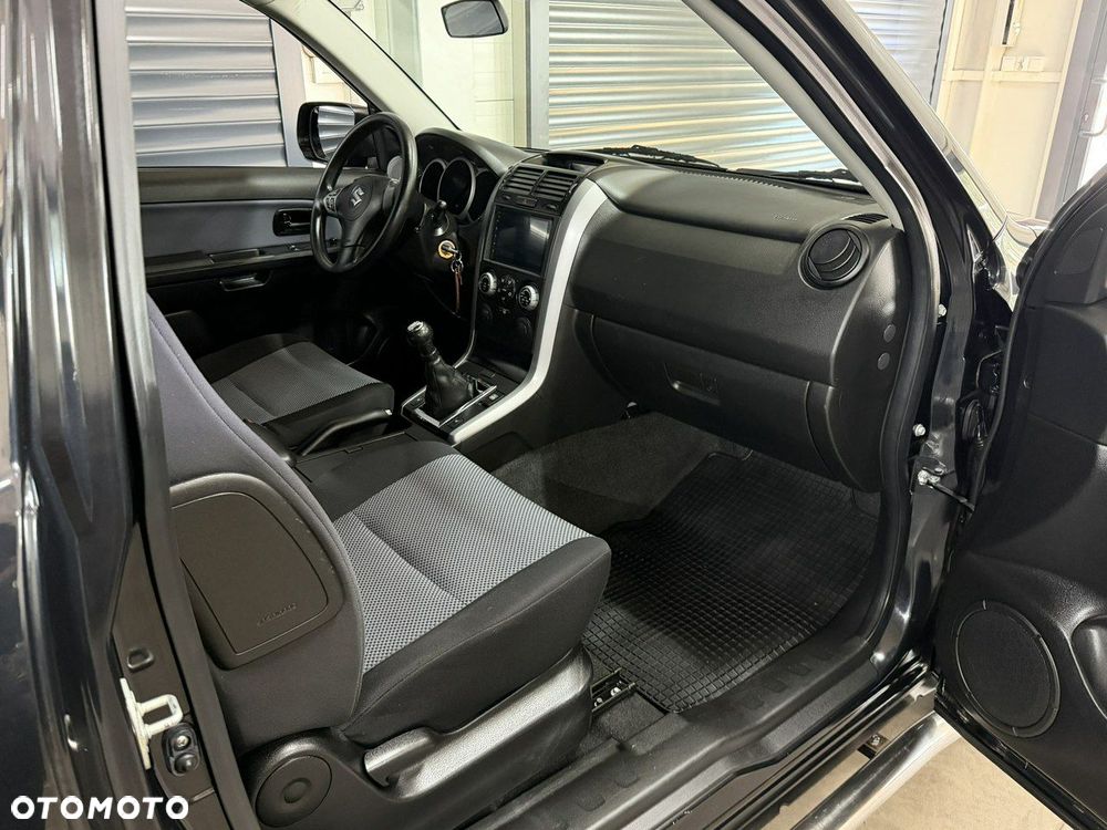 Suzuki Grand Vitara - 24