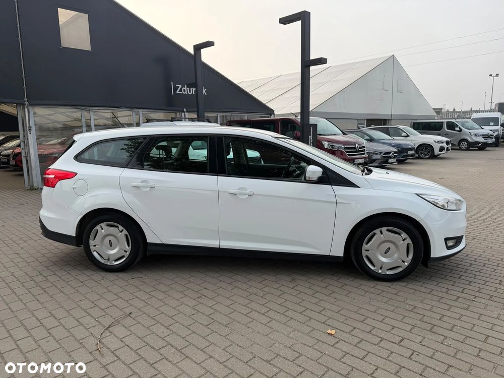Ford Focus 2017 photo 2