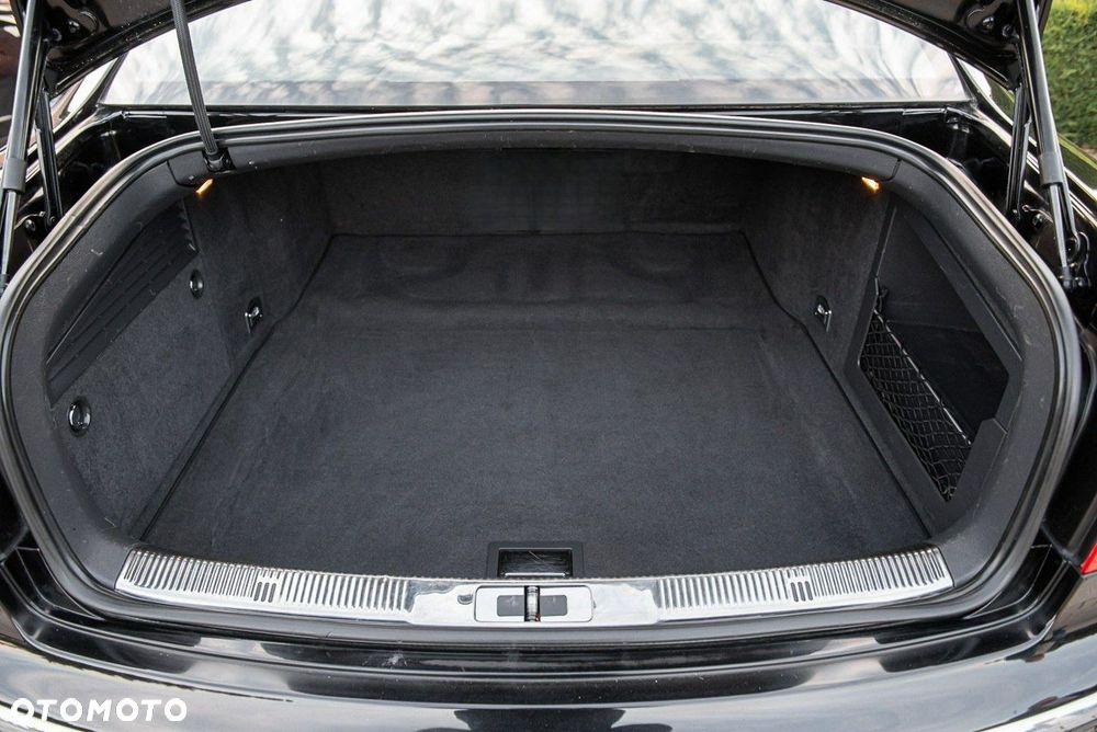 Volkswagen Phaeton - 31