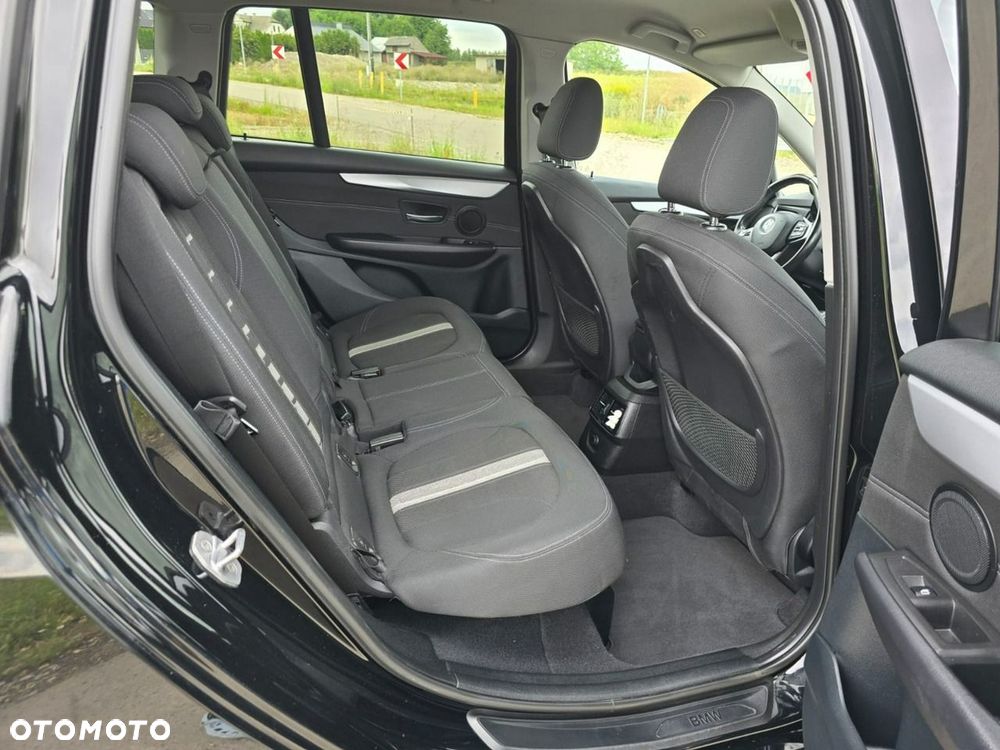 BMW Seria 2 218d Sport Line - 29