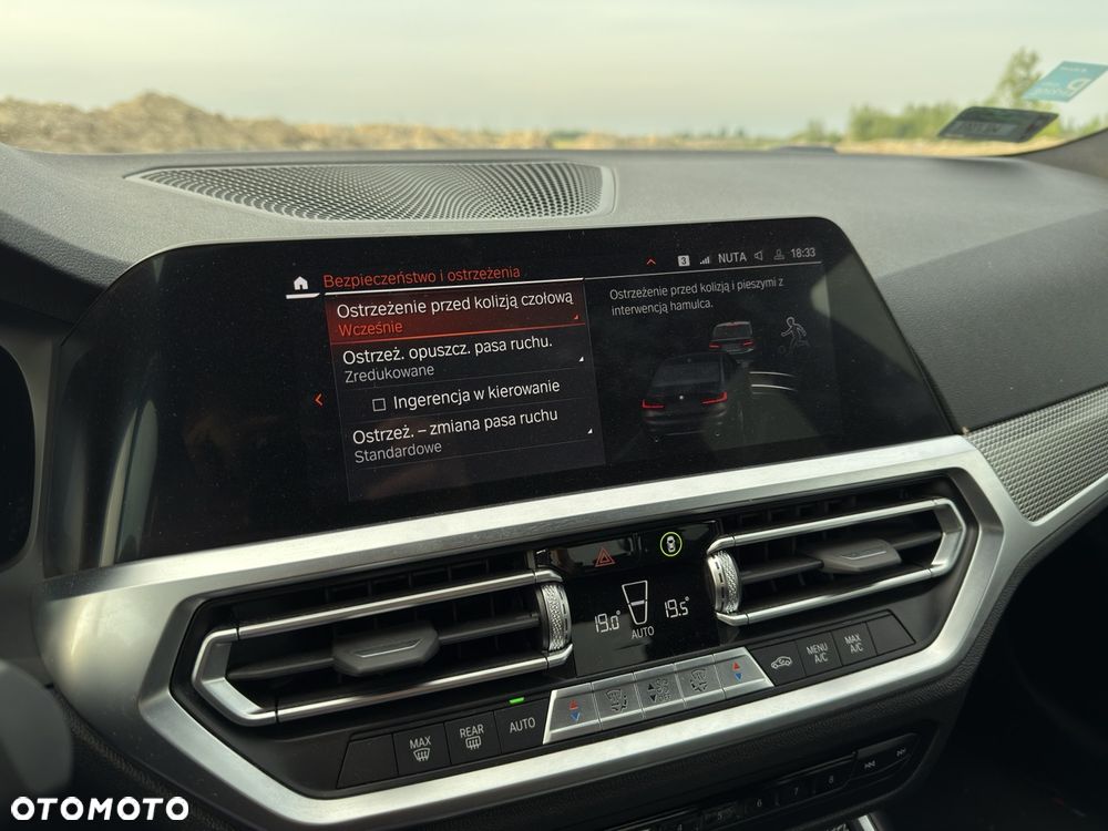 BMW Seria 3 320i xDrive M Sport - 18