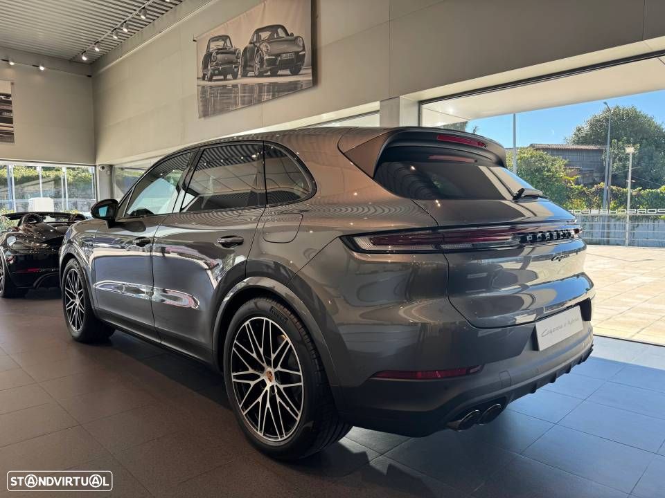Porsche Cayenne E-Hybrid - 3