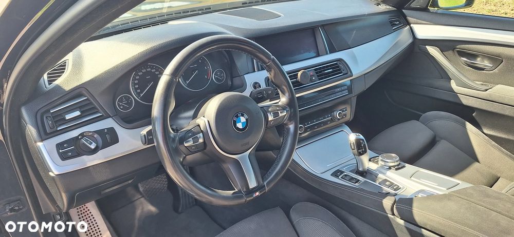 BMW Seria 5 520d Sport Line - 12