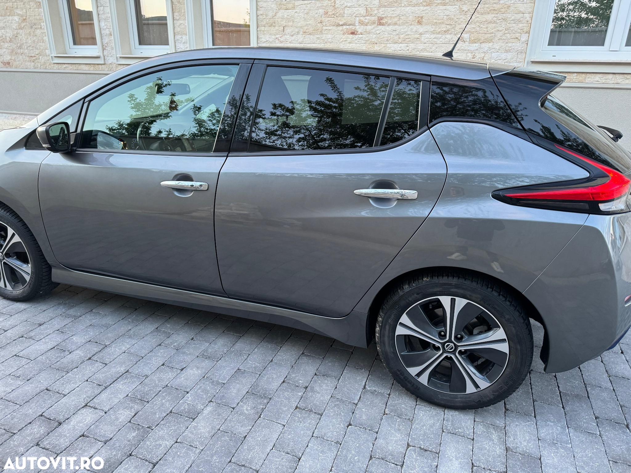 Nissan LEAF N-Connecta - 13