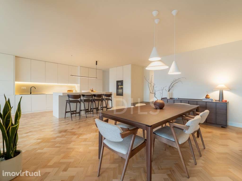 Apartamento T4 renovado no centro do Porto - Grande imagem: 2/39