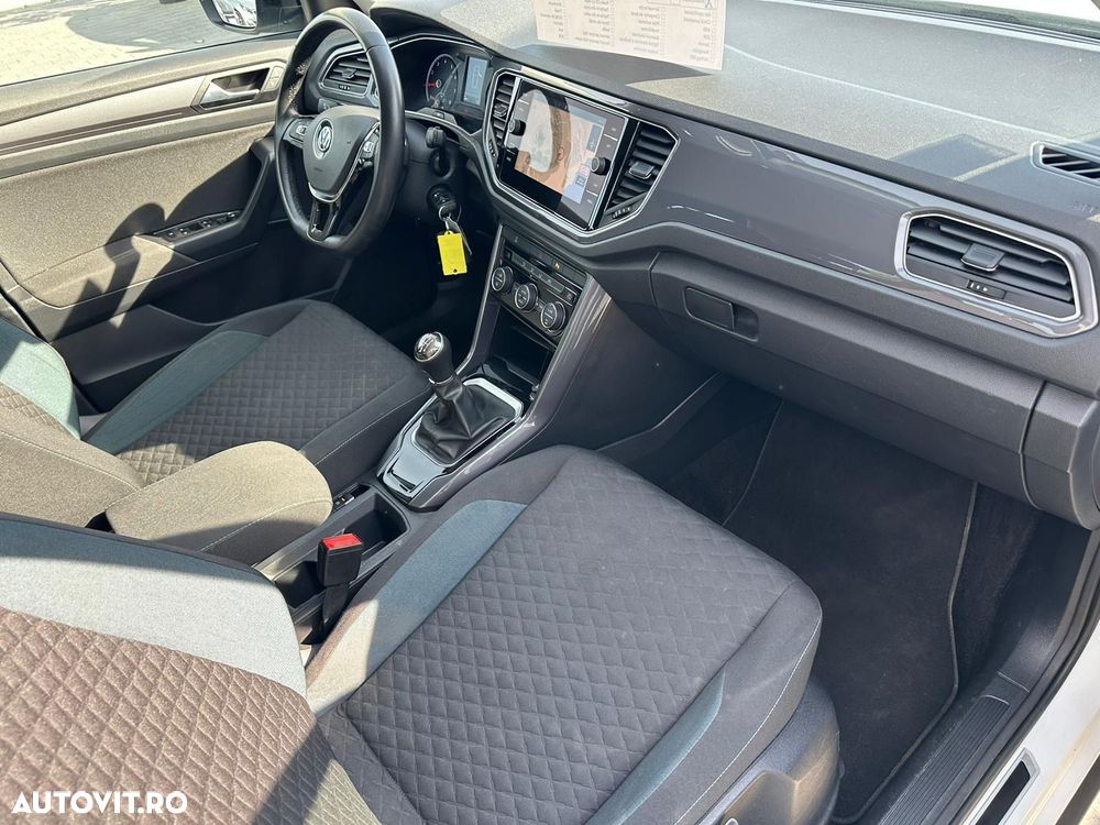Volkswagen T-Roc - 10