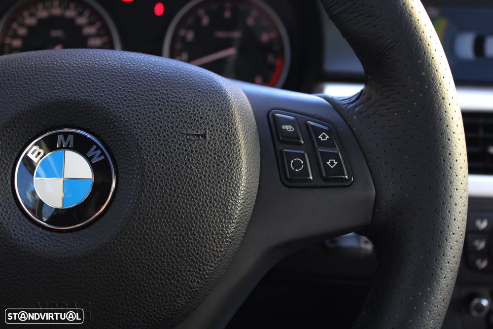 BMW 330 i Auto - 34