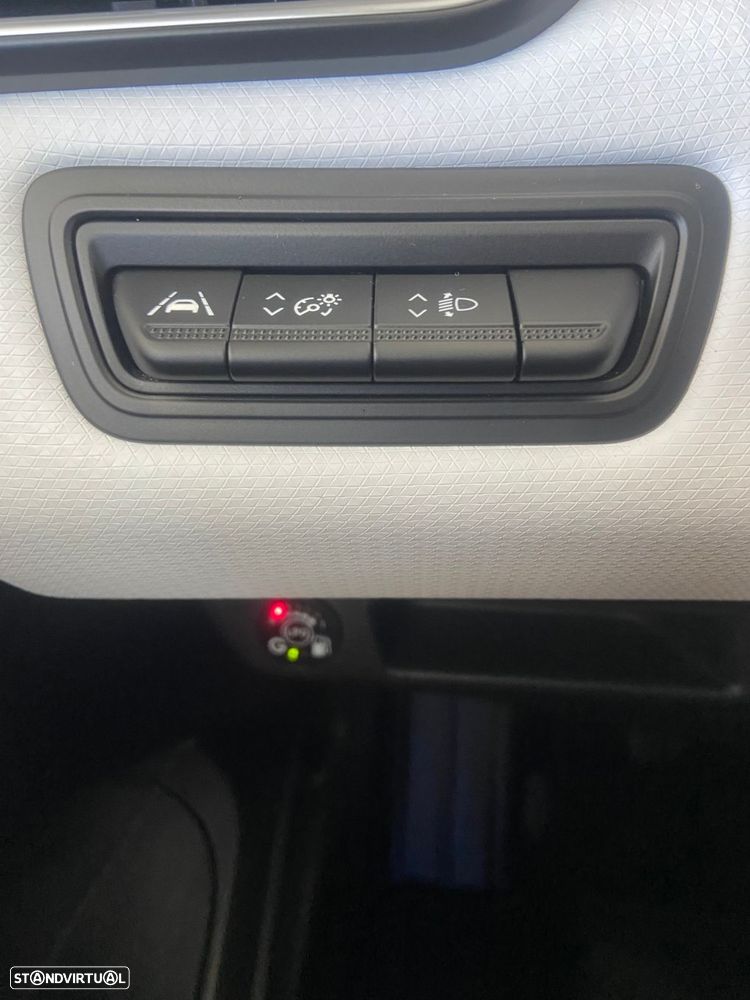 Renault Clio 1.0 TCe Techno Bi-Fuel - 27