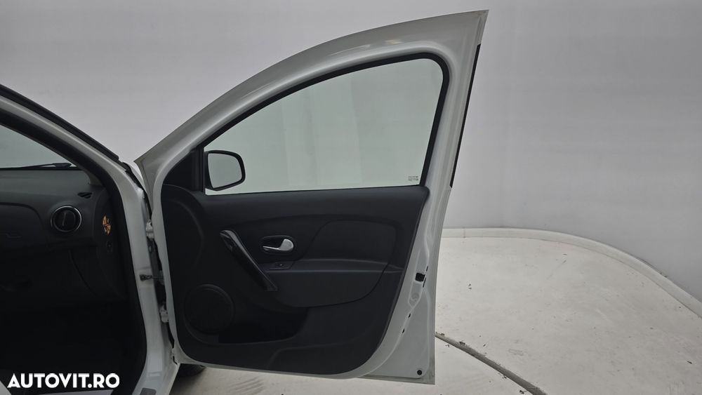 Dacia Logan 0.9 TCe Laureate - 18