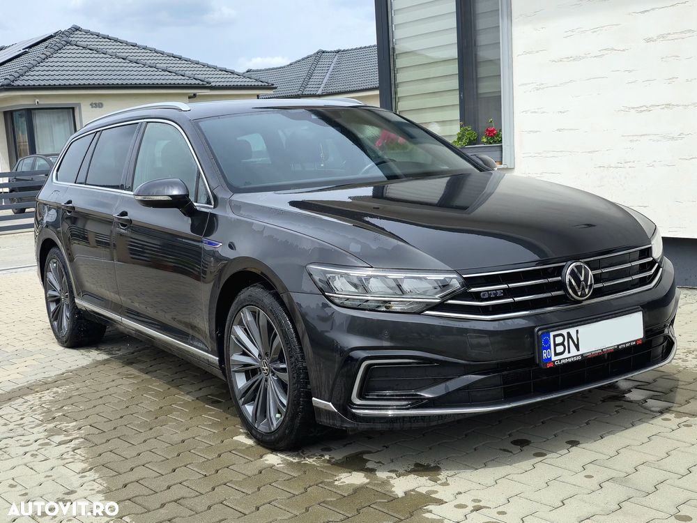 Volkswagen Passat - 2