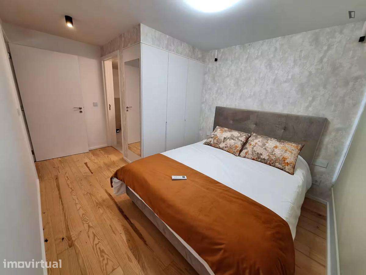 Apartamento com 2 quartos - localizado em Santo Ildefonso Porto - Grande imagem: 2/28