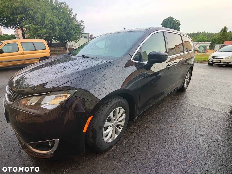 Chrysler Pacifica - 9
