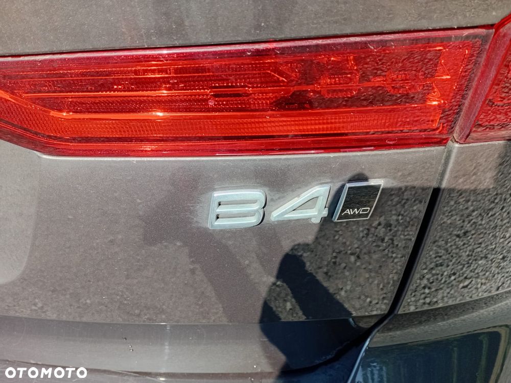 Volvo XC 60 B4 D AWD Ultimate Bright - 6
