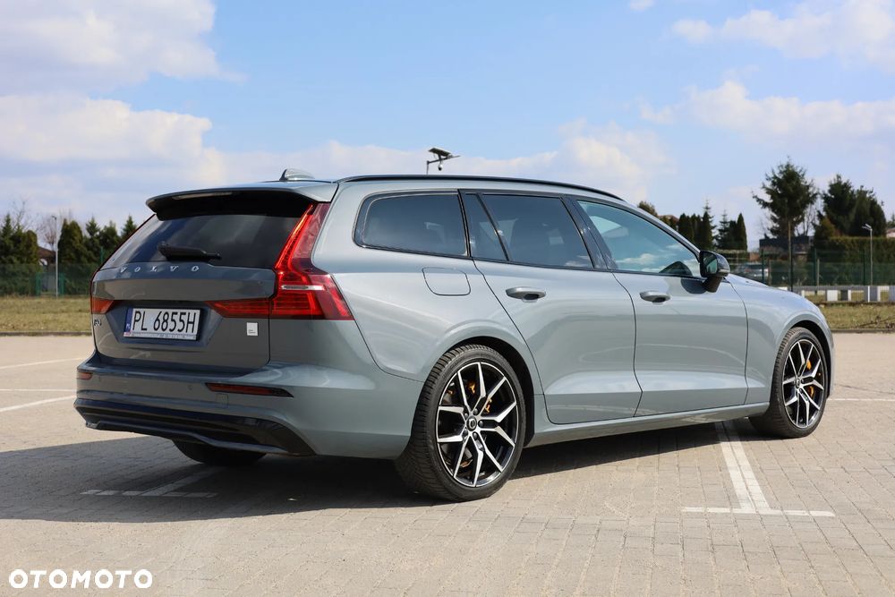 Volvo V60 T8 AWD Plus Dark - 8
