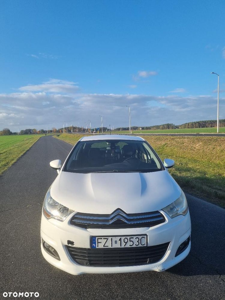Citroen C4 2011 photo 2